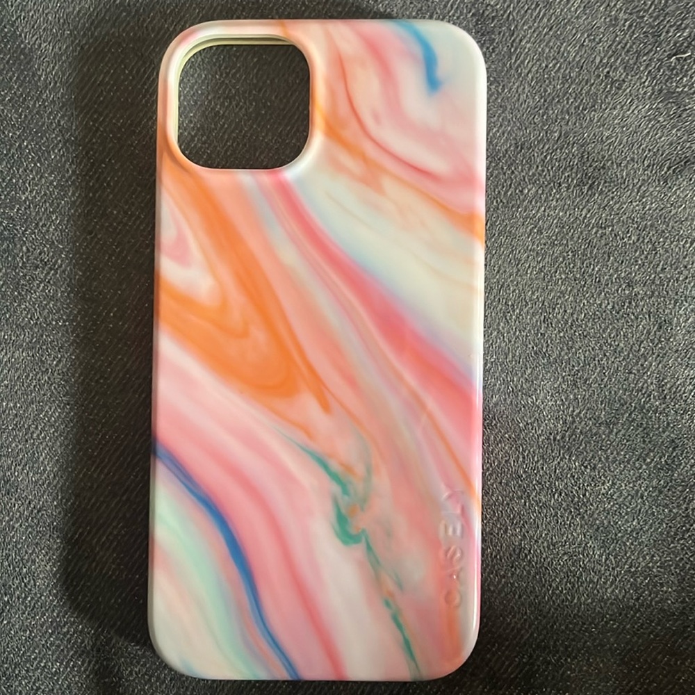 Casely iPhone 13 classic + magsafe case